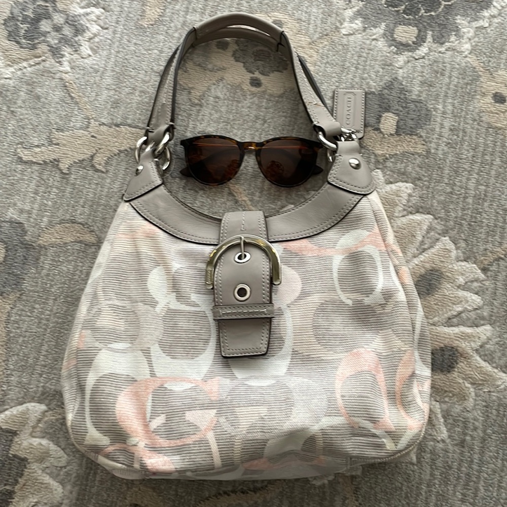 Coach medium size shoulder bag.